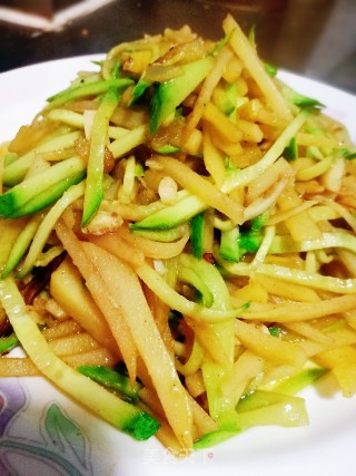 土豆清炒黄瓜丝的做法步骤：5