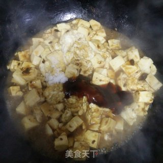 甜面酱鸡蛋烧内脂豆腐的做法步骤：4
