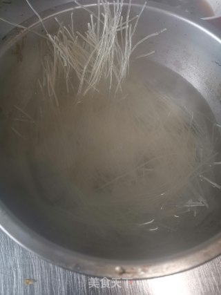 魔芋粉丝汤的做法步骤：2