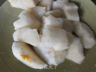 百合花煮雪梨的做法步骤：2