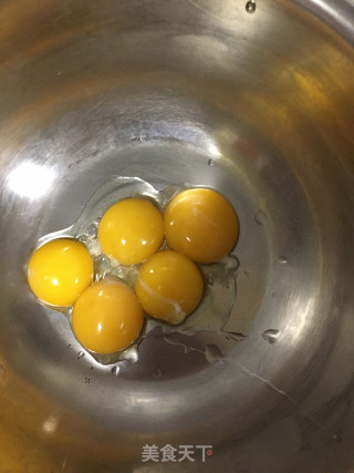芒果蛋糕的做法步骤：1