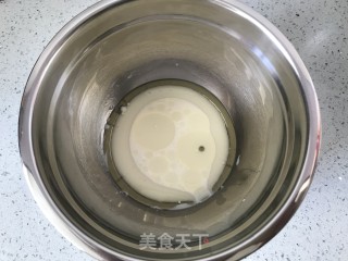 红豆薏米蒸蛋糕的做法步骤：1