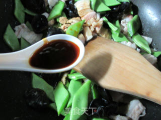 五花肉油豆角焖年糕的做法步骤：7