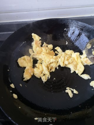 下饭菜剁椒鸡蛋的做法步骤：2