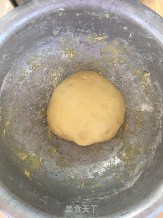 电饭锅版面包的做法步骤：1