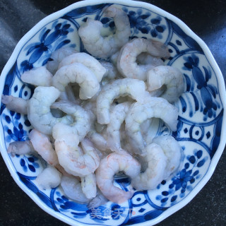 香辣虾仁的做法步骤：1