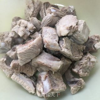 萝卜煲排骨的做法步骤：1