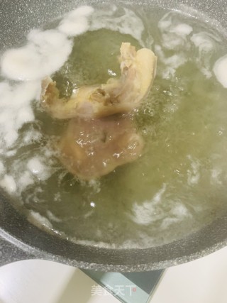 爆炒猪耳朵的做法步骤：1