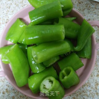 甜面酱烧尖椒的做法步骤：2