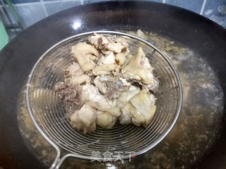 虫草花煲鸡汤的做法步骤：5