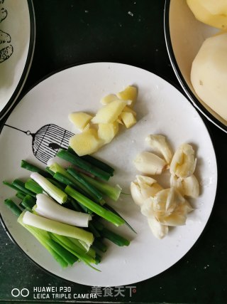 青咖喱牛肉土豆的做法步骤：3