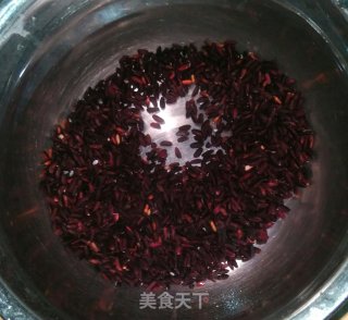 红糖黑米粥的做法步骤：4
