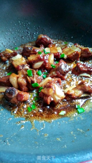 糖醋排骨的做法步骤：7