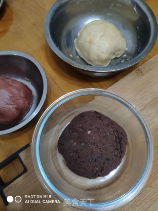 桃花酥的做法步骤：1