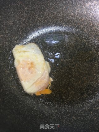 荷包蛋青菜汤面的做法步骤：2