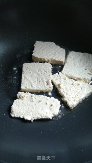 辣炒自制的白醋豆腐的做法步骤：2