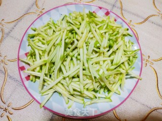 西葫芦鸡蛋饼的做法步骤：3