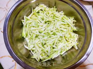西葫芦鸡蛋饼的做法步骤：4