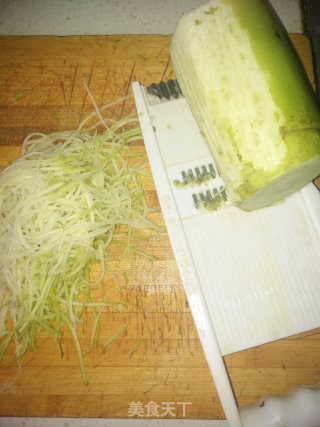 玉米面海菜包子的做法步骤：1