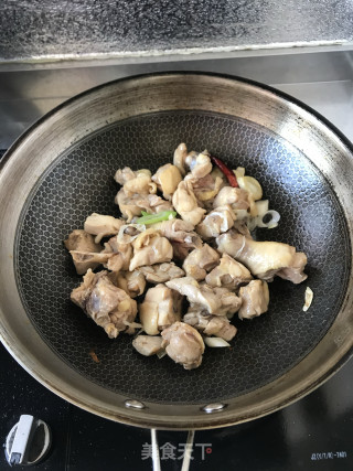 杏鲍菇烧鸡腿的做法步骤：6