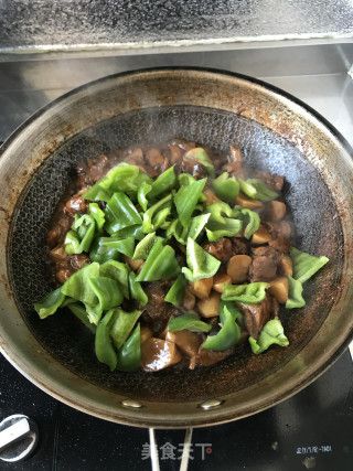 杏鲍菇烧鸡腿的做法步骤：9