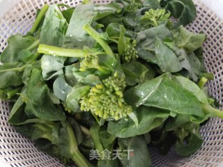 鸡蛋炒菜苔的做法步骤：2