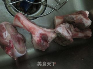 春季润燥汤水——海底椰煲猪骨汤的做法步骤：2