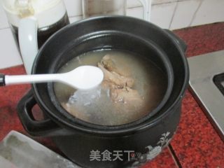 春季润燥汤水——海底椰煲猪骨汤的做法步骤：8