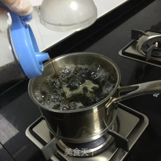 紫菜瘦肉汤的做法步骤：8