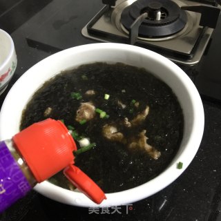 紫菜瘦肉汤的做法步骤：10