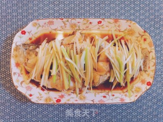 清蒸鲈鱼的做法步骤：6