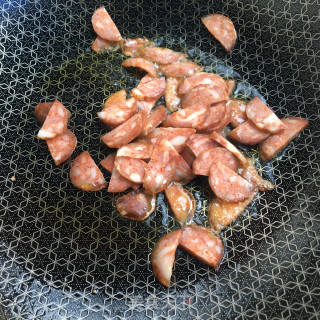 腊肠蒜苔炒饭的做法步骤：5