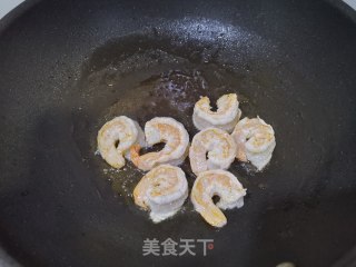豌豆玉米炒虾仁的做法步骤：5