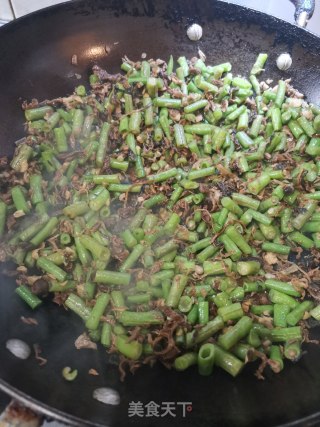 腌菜炒豇豆的做法步骤：7