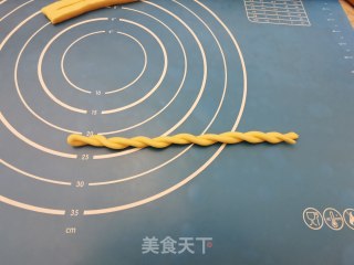 椒盐小麻花的做法步骤：8