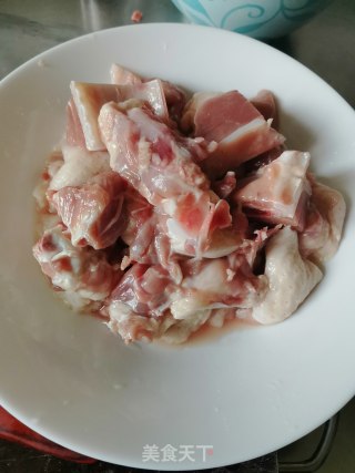 香菇虫草鸭肉汤的做法步骤：1