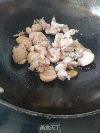 香菇虫草鸭肉汤的做法步骤：3