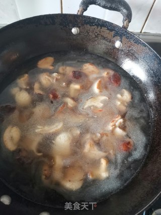 香菇虫草鸭肉汤的做法步骤：6