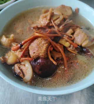 香菇虫草鸭肉汤的做法步骤：8