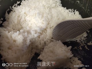 韭菜心虾仁炒饭的做法步骤：2