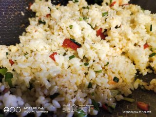 韭菜心虾仁炒饭的做法步骤：6