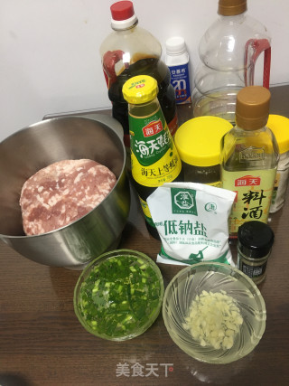 自制香肠的做法步骤：1