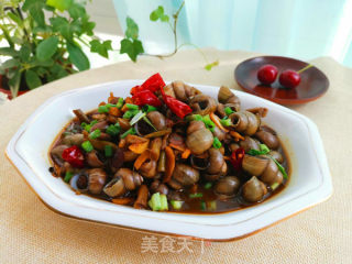酸豆角炒田螺的做法步骤：6
