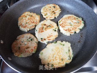 豆渣饼的做法步骤：7