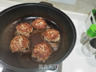汉堡肉饼-简单易学家庭版的做法步骤：5