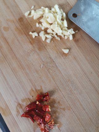 手撕包菜的做法步骤：2