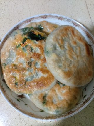 韭菜馅饼的做法步骤：4