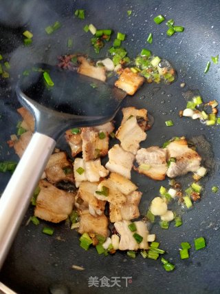 木耳莲藕炒肉片的做法步骤：4