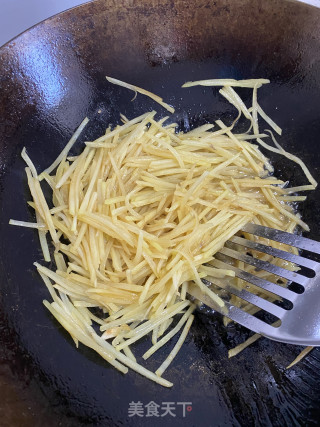 西红柿炒土豆丝的做法步骤：4