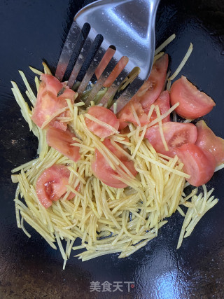 西红柿炒土豆丝的做法步骤：5